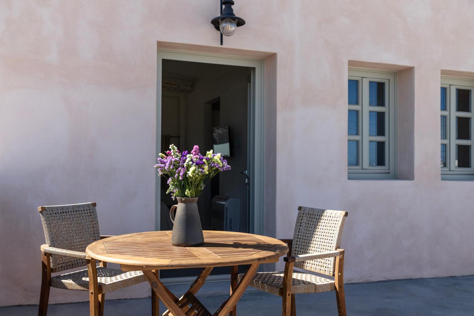 Frescoes Luxury Suites By Kb Hospitality Mesaria Exterior foto
