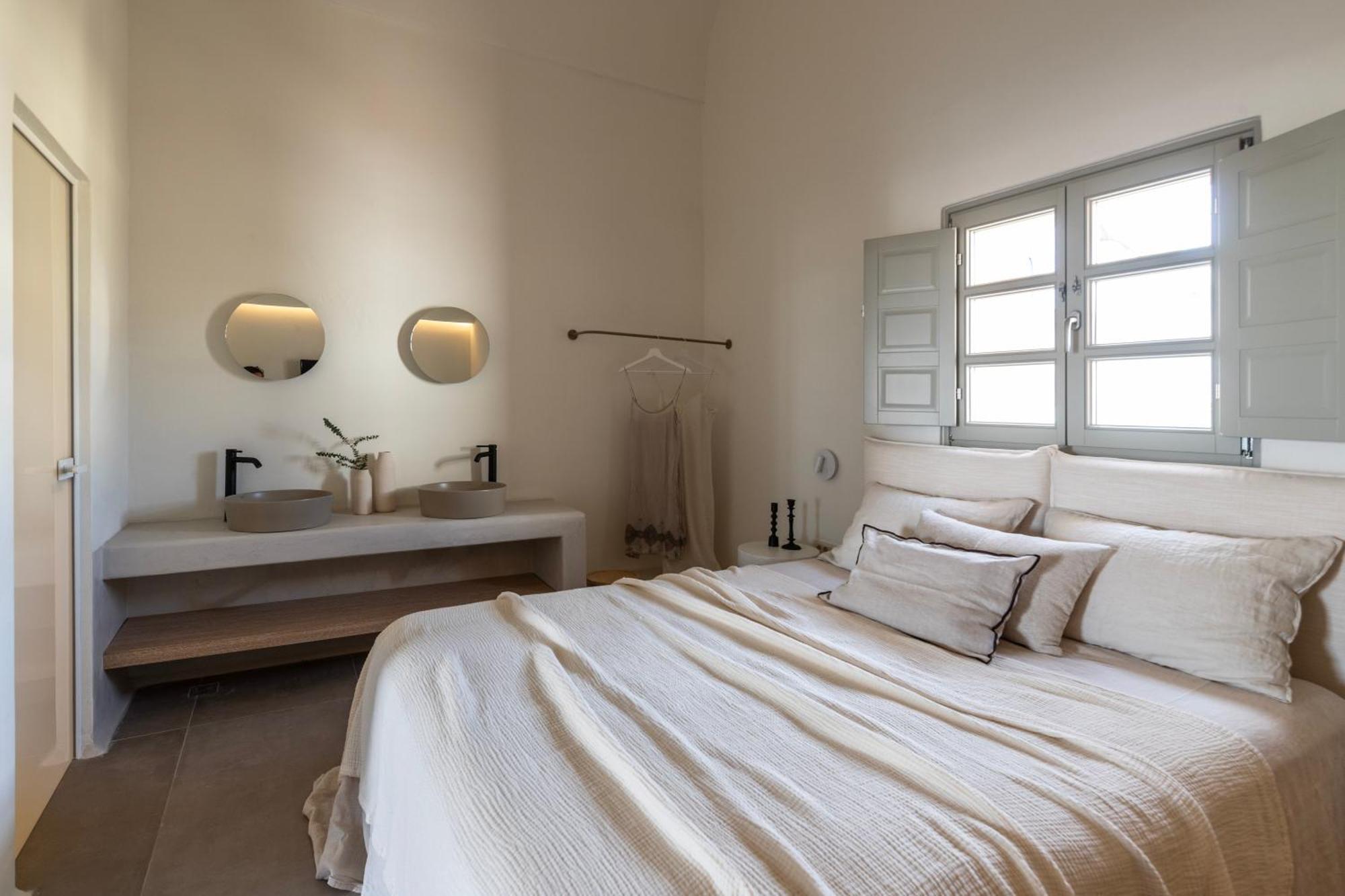 Frescoes Luxury Suites By Kb Hospitality Mesaria Exterior foto