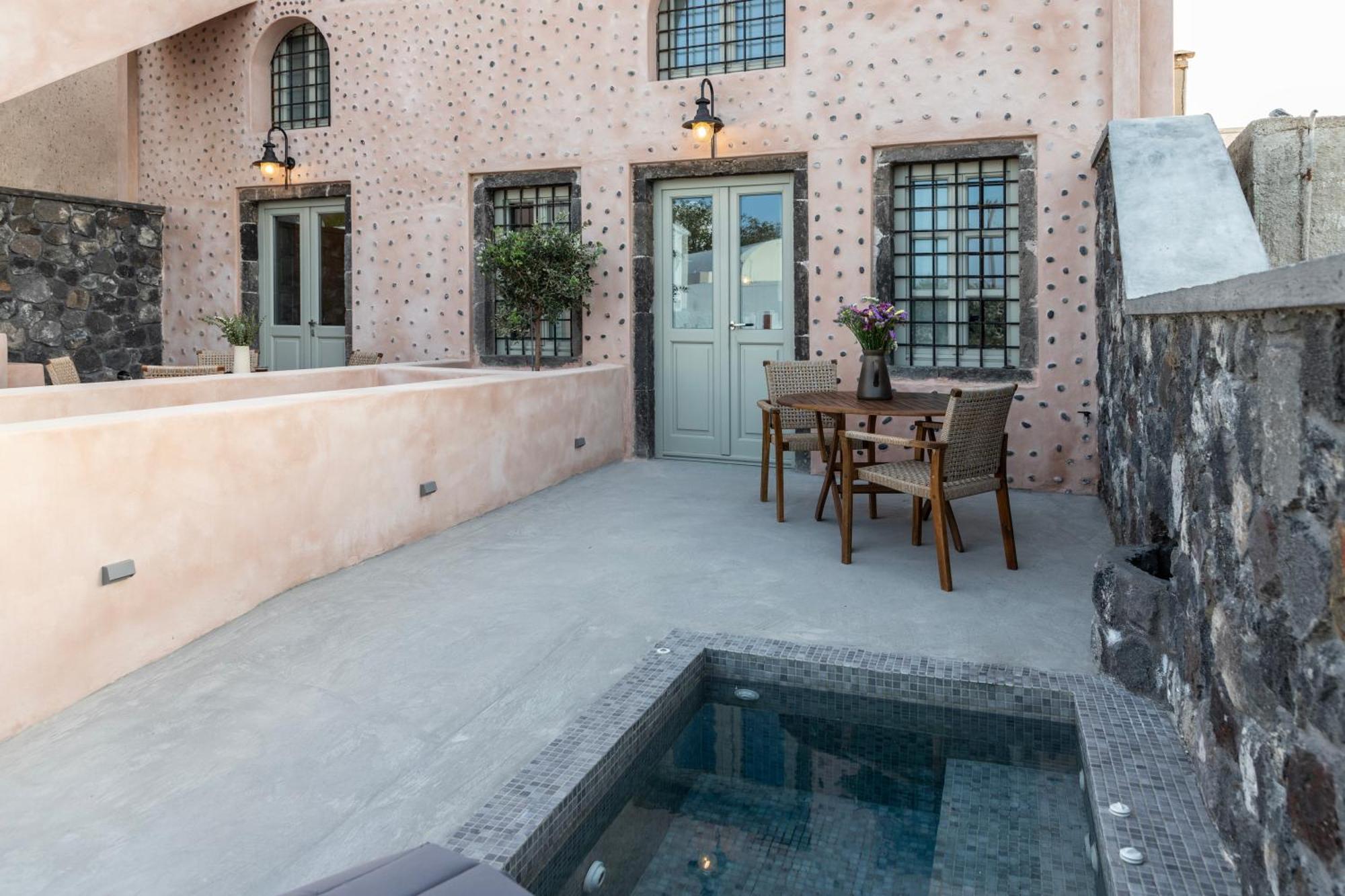 Frescoes Luxury Suites By Kb Hospitality Mesaria Exterior foto