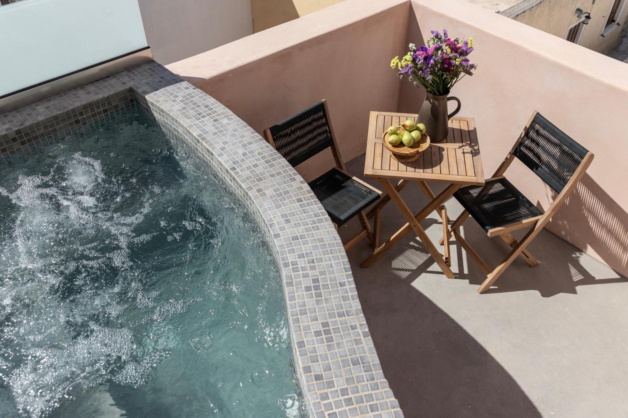 Frescoes Luxury Suites By Kb Hospitality Mesaria Exterior foto